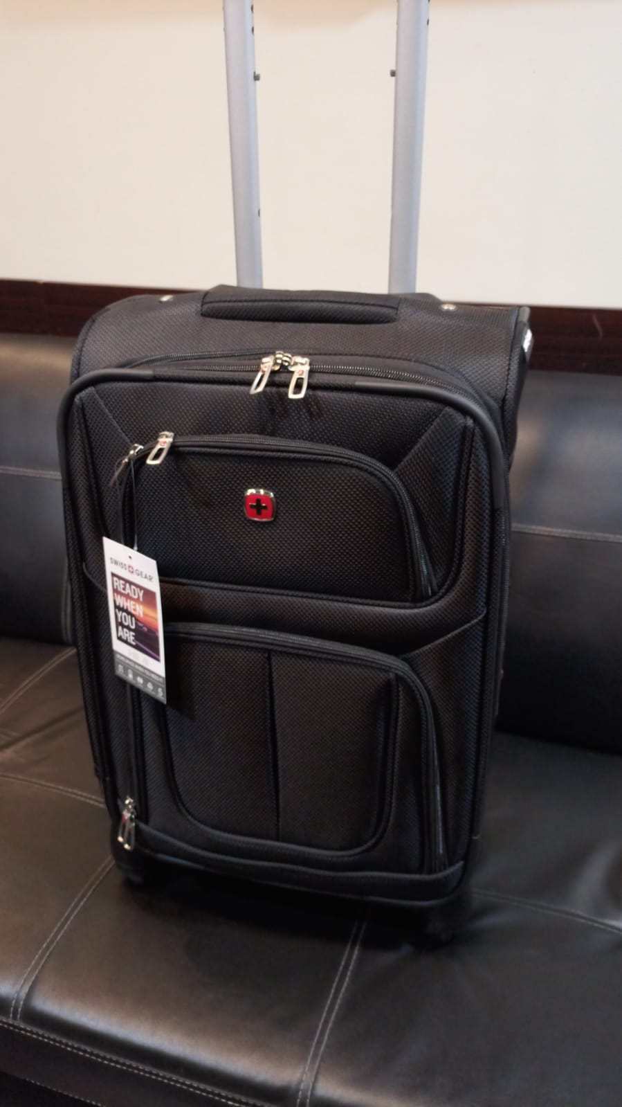 SWISSGEAR - BLACK CABIN SIZE